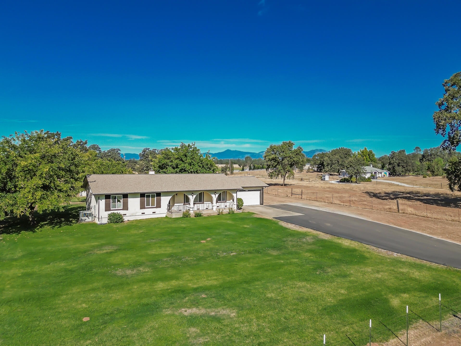 3404 Majestic Oak Circle