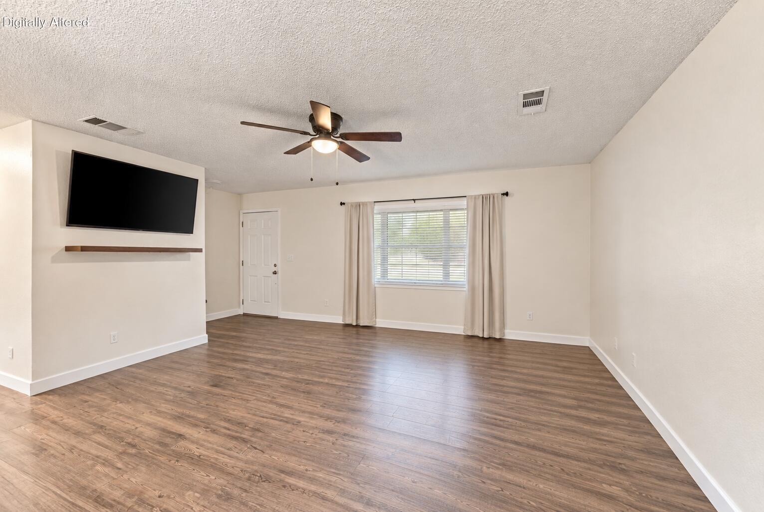 2885 Red Bud Lane