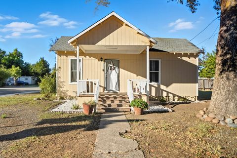 Photo of 25252 S Center Street, Los Molinos, CA 96055 (MLS # 25-4649)