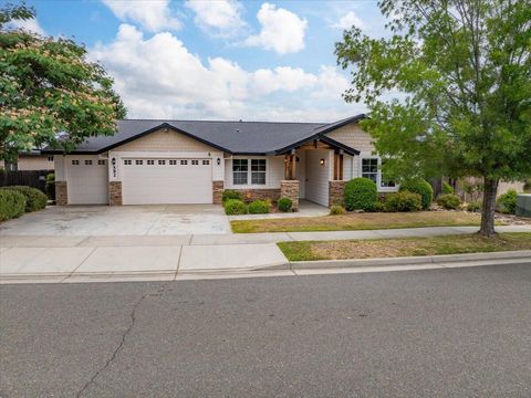 Photo of 592 Mill Valley Parkway, Redding, CA 96003 (MLS # 25-2934)