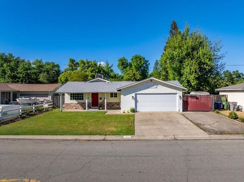 Photo of 2034 Westwood Avenue, Redding, CA 96001 (MLS # 26-1499)