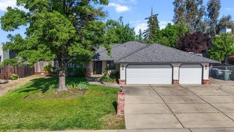 Photo of 11539 Vista Del Rio, Redding, CA 96003 (MLS # 26-1805)