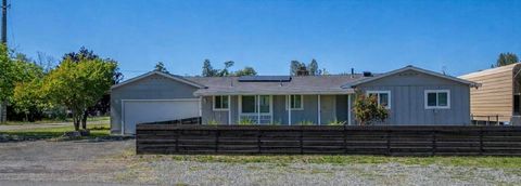 Photo of 19358 Hill Street, Anderson, CA 96007 (MLS # 26-1761)