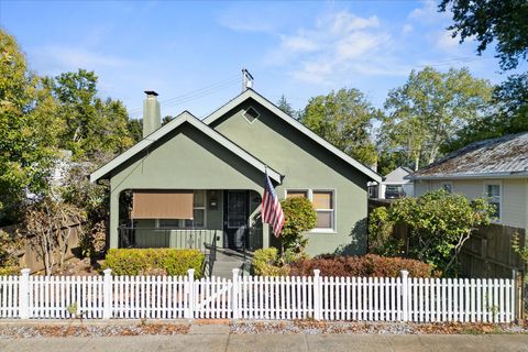 Photo of 2349 California Street, Redding, CA 96001 (MLS # 25-4523)