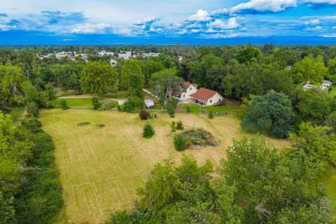 Photo of 6024 Hornbeck Lane, Anderson, CA 96007 (MLS # 26-2041)