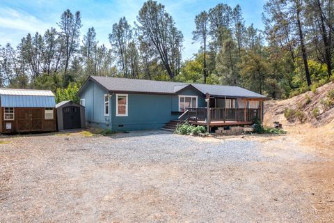 Photo of 14058 Lake Boulevard, Shasta Lake, CA 96019 (MLS # 25-4188)