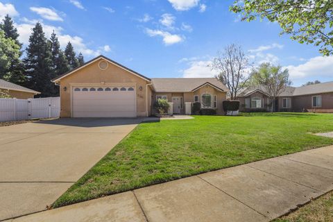 Photo of 2341 Suzette Avenue, Redding, CA 96002 (MLS # 26-1746)