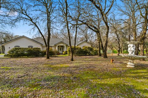 Photo of 14535 Molluc Drive, Red Bluff, CA 96080 (MLS # 25-5511)