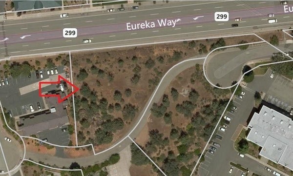 2760 EUREKA WAY, REDDING, CA 96001 - Image c55b9d3219a8a4c613e2ac9ba974ca61/2460155195
