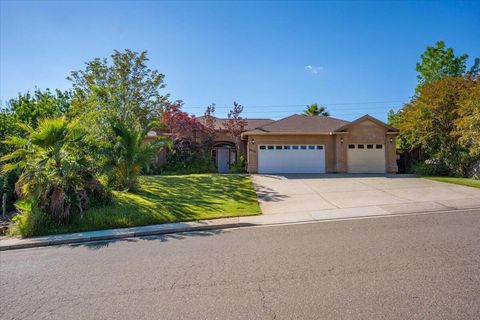 Photo of 2372 Tradition Way, Redding, CA 96001 (MLS # 26-2493)
