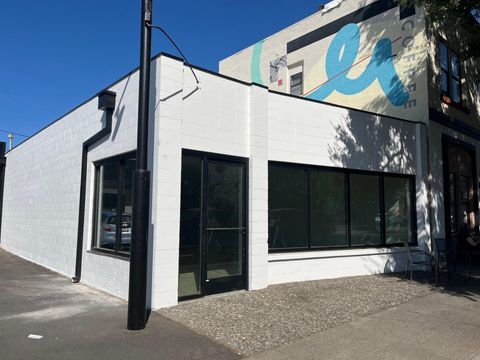 Photo of 1260 California Street, Redding, CA 96001 (MLS # 25-3882)