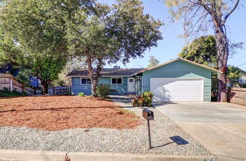 Photo of 4642 Mira Vista Court, Redding, CA 96001 (MLS # 25-4890)