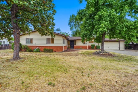 Photo of 860 Lake Boulevard, Redding, CA 96003 (MLS # 26-2844)