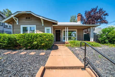Photo of 1152 Willis Street, Redding, CA 96001 (MLS # 26-3006)
