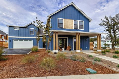 Photo of 2486 Neighborly Way, Redding, CA 96001 (MLS # 25-4056)