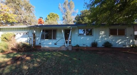 Photo of 1610 Oakdale Court, Redding, CA 96002 (MLS # 26-174)