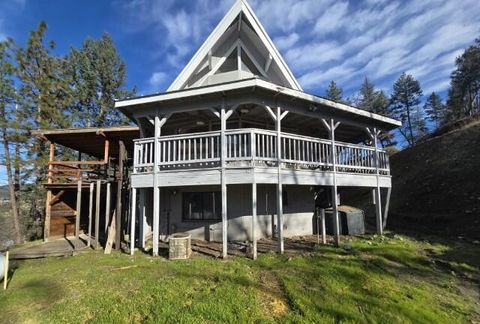 Photo of 113 Top Of The Grade Road, Douglas City, CA 96024 (MLS # 25-5113)