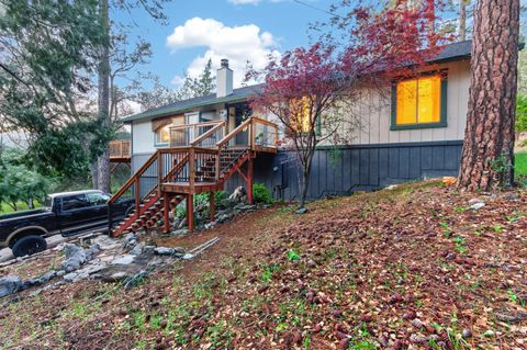 Photo of 19795 Sweetwater Trail, Redding, CA 96003 (MLS # 26-1900)