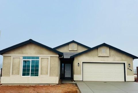 Photo of 5198 Merced Court, Redding, CA 96002 (MLS # 25-2602)