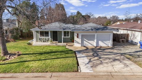 Photo of 2906 Regal Avenue, Redding, CA 96002 (MLS # 26-343)