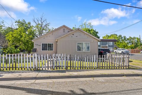 Photo of 1910 Hays Street, Anderson, CA 96007 (MLS # 26-1527)
