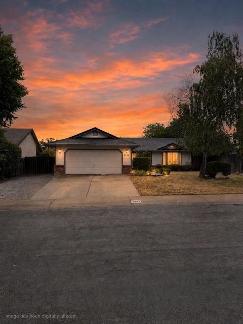 Photo of 4448 Rose Terrace Drive, Redding, CA 96001 (MLS # 26-2596)