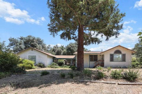 Photo of 20822 Clough Creek Road, Redding, CA 96002 (MLS # 25-4397)