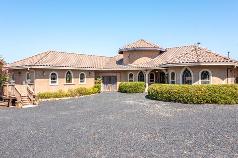 Photo of 8400 Maynard Road, Palo Cedro, CA 96073 (MLS # 25-5209)