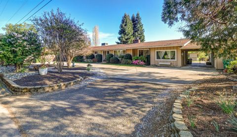 Photo of 19279 Green Acres West Lane, Redding, CA 96002 (MLS # 26-1995)