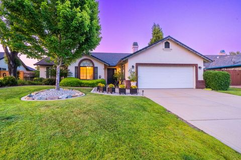 Photo of 2868 Blue Bell Drive, Redding, CA 96001 (MLS # 25-2707)