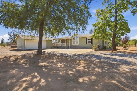 Photo of 17355 Lassen Avenue, Anderson, CA 96007 (MLS # 26-5104)