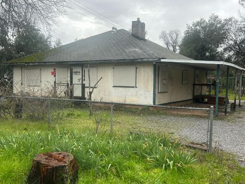 Photo of 1740 Grand Coulee Boulevard, Shasta Lake, CA 96019 (MLS # 25-5492)