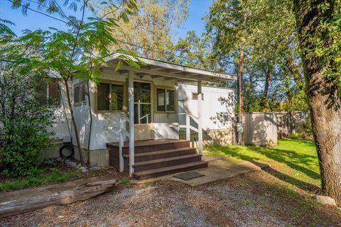 Photo of 2111 Vallecito Court, Shasta Lake, CA 96019 (MLS # 25-5030)