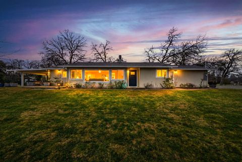 Photo of 19690 Harp Road, Cottonwood, CA 96022 (MLS # 26-572)