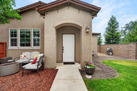 Photo of 520 Mission De Oro Drive, Redding, CA 96003 (MLS # 26-2584)