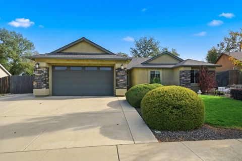 Photo of 20306 Mulholland Ridge Drive, Anderson, CA 96007 (MLS # 25-5411)