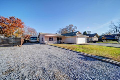 Photo of 6955 Yvonne Court, Redding, CA 96001 (MLS # 25-4345)