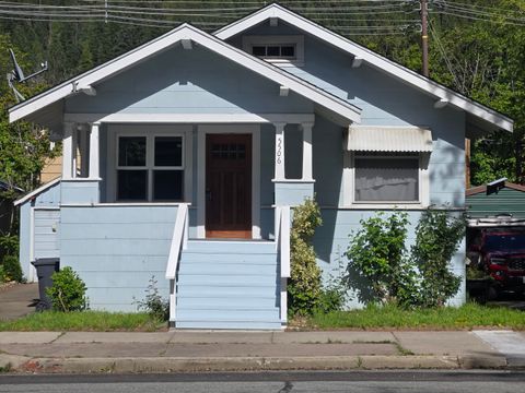 Photo of 5506 Dunsmuir Avenue, Dunsmuir, CA 96025 (MLS # 26-1759)