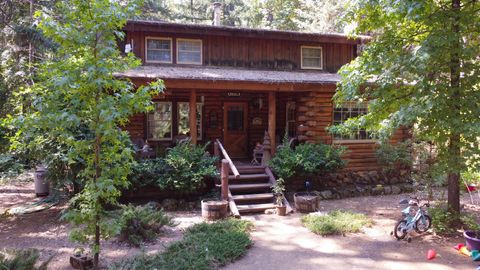 Photo of 31 Lake Road, Junction City, CA 96048 (MLS # 25-4895)