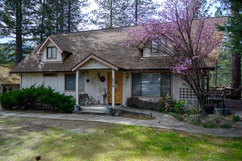 Photo of 506 Masonic Lane, Weaverville, CA 96093 (MLS # 25-5498)