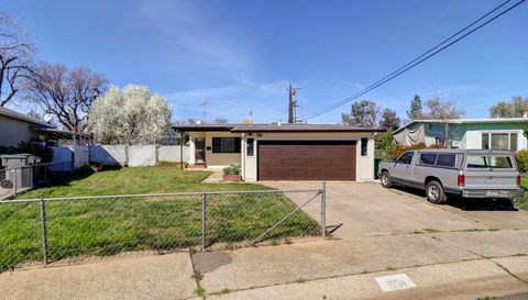 Photo of 1558 Jeffries Street, Anderson, CA 96007 (MLS # 26-876)