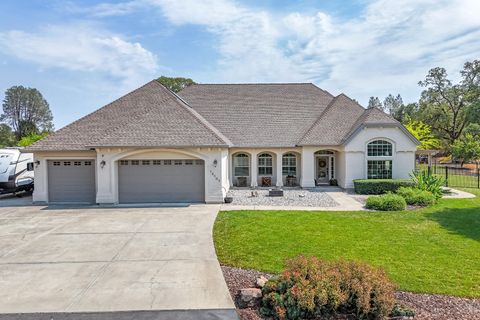 Photo of 16107 Texas Springs Road, Redding, CA 96001 (MLS # 25-4326)