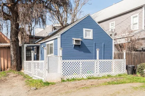 493 Main Street, Weaverville, CA 96093 - MLS#: 25-1273