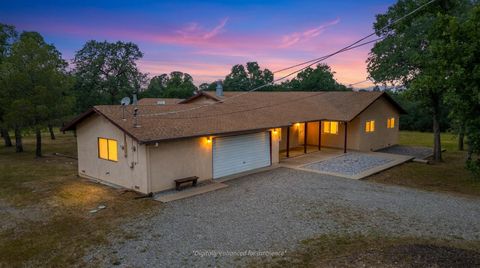 Photo of 18375 Bywood Drive, Cottonwood, CA 96022 (MLS # 26-1697)