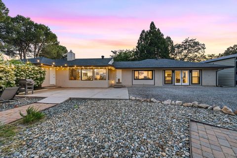 Photo of 6905 Scotview Lane, Anderson, CA 96007 (MLS # 26-2136)