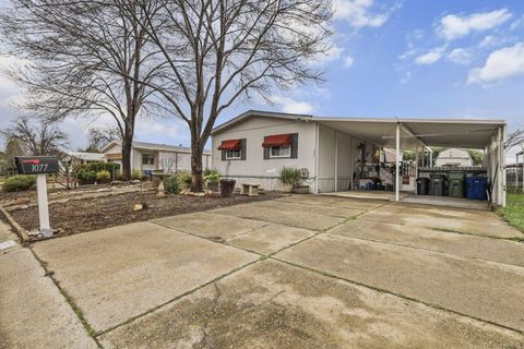 Photo of 1077 Eagle Nest Road, Redding, CA 96003 (MLS # 26-657)