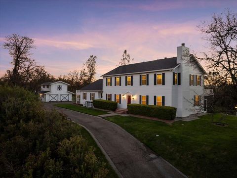 Photo of 16385 River Heights Drive, Red Bluff, CA 96080 (MLS # 26-1719)