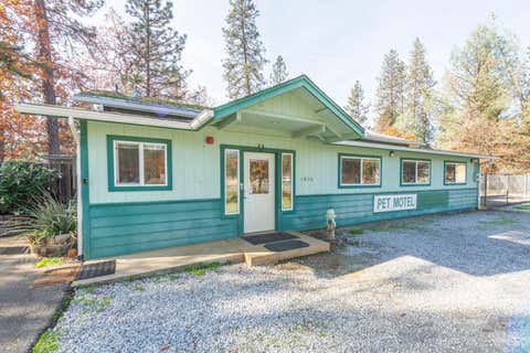 Photo of 1790 Main Street, Weaverville, CA 96093 (MLS # 25-5157)