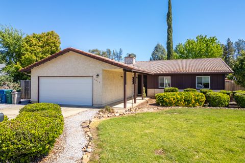 Photo of 1479 Atajo Court, Redding, CA 96003 (MLS # 26-1536)