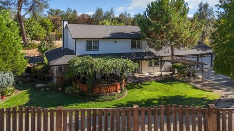 Photo of 21080 Joanna Way, Redding, CA 96003 (MLS # 26-2272)
